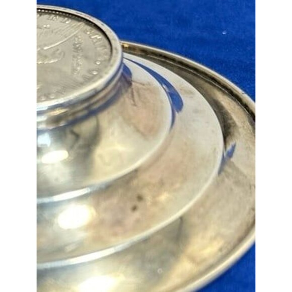 RARE Sterling Silver Ridged Trinket dish with an 1882 Morgan Silver Dollar Base - Picture 7 of 10